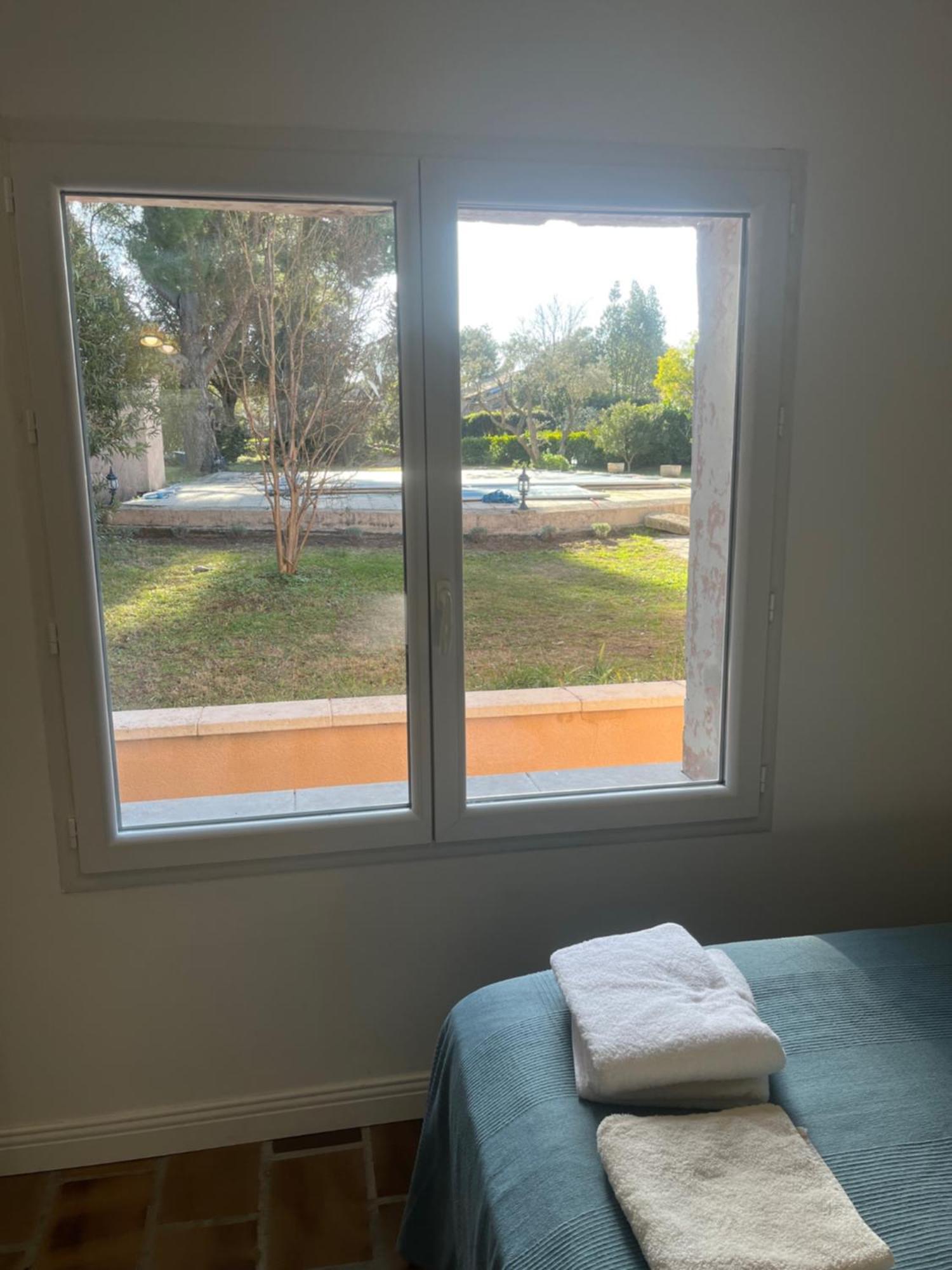 Gite En Provence Dans Grand Jardin Avec Piscine Partagee Cornillon-Confoux Εξωτερικό φωτογραφία